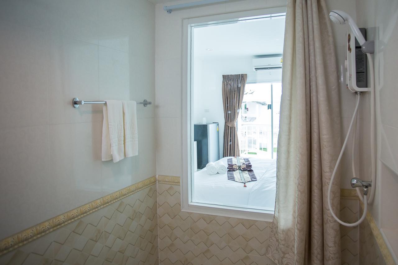 Hotel White House Tak Exterior foto