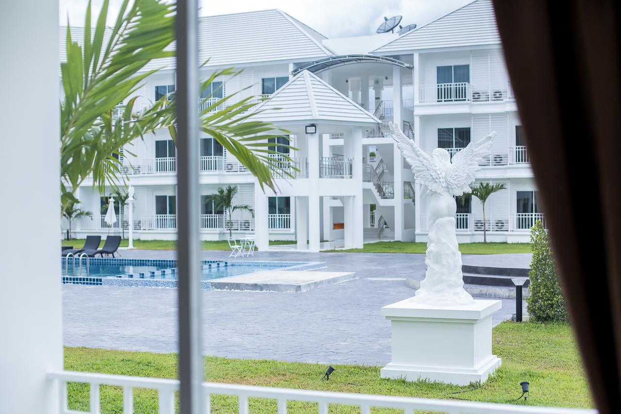 Hotel White House Tak Exterior foto